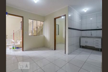 Cozinha de apartamento para alugar com 2 quartos, 53m² em Vila Brasilina, São Paulo