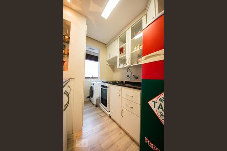 Cozinha  de apartamento à venda com 1 quarto, 54m² em Vila Jardim, Porto Alegre