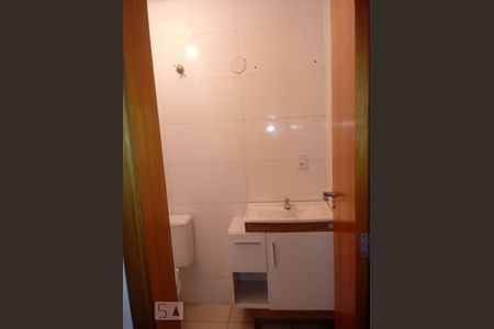 Banheiro de casa à venda com 3 quartos, 100m² em Fátima, Canoas