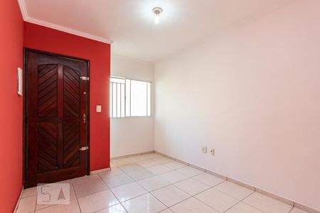 Sala de casa de condomínio para alugar com 2 quartos, 55m² em Vila Ré, São Paulo