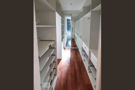 Closet da Suíte de apartamento para alugar com 2 quartos, 86m² em Jardim Flor da Montanha, Guarulhos