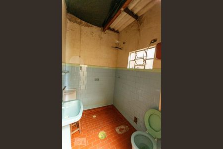 Banheiro de casa para alugar com 1 quarto, 54m² em Vila Nova, Porto Alegre