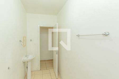 Banheiro de apartamento para alugar com 1 quarto, 46m² em Teresópolis, Porto Alegre