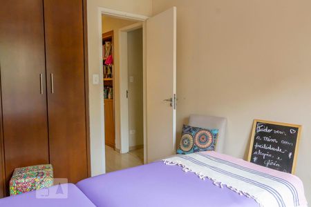 Quarto 2 de casa de condomínio para alugar com 4 quartos, 198m² em Jardim Ampliação, São Paulo
