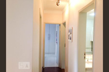 Corredor de apartamento à venda com 3 quartos, 82m² em Vila Regente Feijó, São Paulo