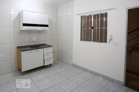 Sala/Cozinha de kitnet/studio para alugar com 1 quarto, 28m² em Jardim Novo Taboão, São Paulo