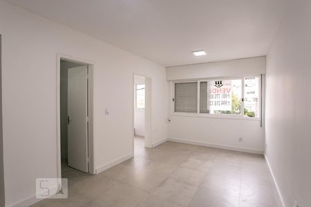 Sala/Quarto de kitnet/studio à venda com 1 quarto, 34m² em Centro Histórico, Porto Alegre