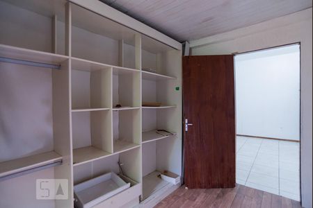 Closet do quarto 1 de casa para alugar com 3 quartos, 90m² em Mathias Velho, Canoas
