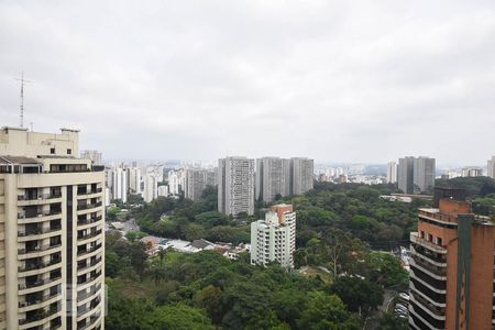 Vista 2 de apartamento à venda com 4 quartos, 198m² em Vila Suzana, São Paulo