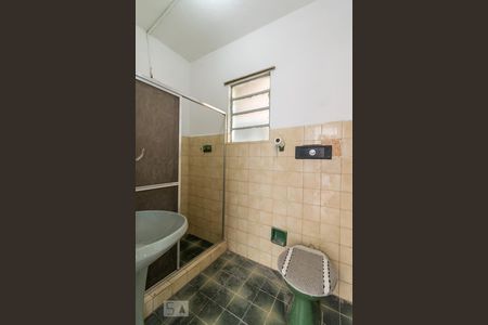 Banheiro de casa à venda com 5 quartos, 360m² em Olaria, Rio de Janeiro