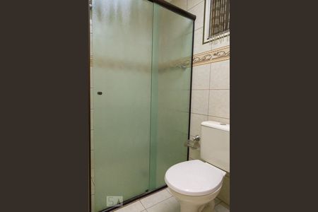 Banheiro de casa de condomínio à venda com 3 quartos, 97m² em Utinga, Santo André