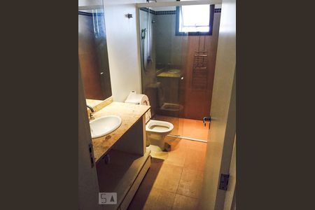Banheiro da Suite de apartamento para alugar com 3 quartos, 126m² em Chácara Inglesa, São Paulo