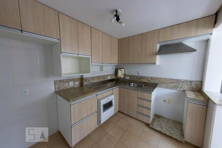 Cozinha de apartamento à venda com 3 quartos, 112m² em Santana, Porto Alegre