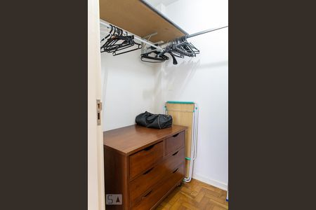 Closet do quarto de apartamento para alugar com 1 quarto, 45m² em Bela Vista, São Paulo