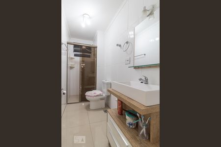 Banheiro de apartamento para alugar com 1 quarto, 45m² em Jardim Floresta, Porto Alegre