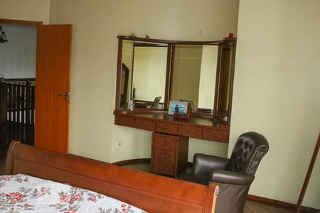 Casa à venda com 350m², 4 quartos e 3 vagas Casa à venda com 350m², 4 quartos e 3 vagasQuarto 4