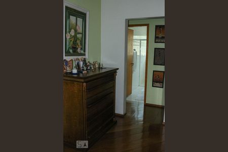 Casa à venda com 350m², 4 quartos e 3 vagas Casa à venda com 350m², 4 quartos e 3 vagasQuarto 4