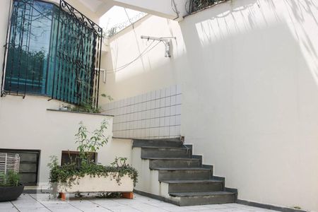 Casa à venda com 350m², 4 quartos e 3 vagas Casa à venda com 350m², 4 quartos e 3 vagasQuintal