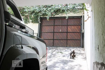 Casa à venda com 350m², 4 quartos e 3 vagas Casa à venda com 350m², 4 quartos e 3 vagasGaragem