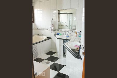 Casa à venda com 350m², 4 quartos e 3 vagas Casa à venda com 350m², 4 quartos e 3 vagasBanheiro