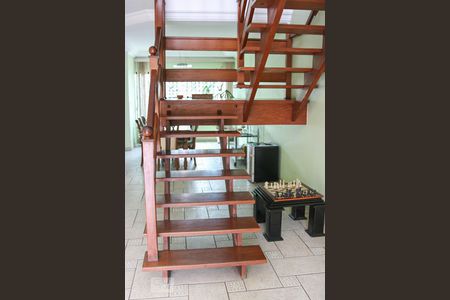 Escadas de casa à venda com 4 quartos, 320m² em Vila Ivone, São Paulo