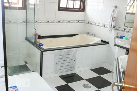 Casa à venda com 350m², 4 quartos e 3 vagas Casa à venda com 350m², 4 quartos e 3 vagasBanheiro