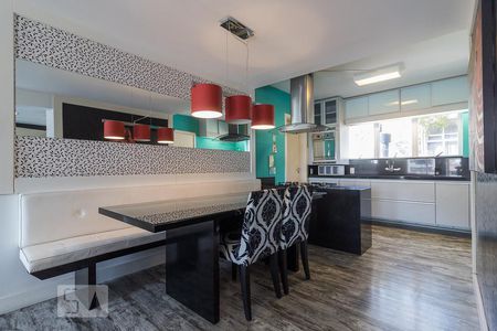 Cozinha de apartamento à venda com 1 quarto, 116m² em Higienópolis, Porto Alegre