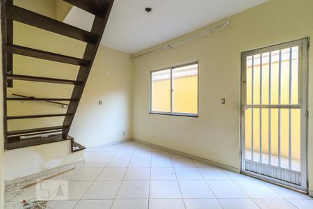 Sala de casa à venda com 2 quartos, 60m² em Curicica, Rio de Janeiro