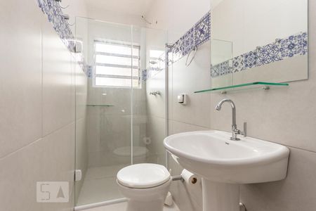 Banheiro  de casa para alugar com 2 quartos, 50m² em Vila Feliz, São Paulo