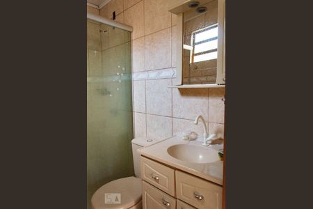 Banheiro de casa de condomínio para alugar com 1 quarto, 35m² em Protásio Alves, Porto Alegre