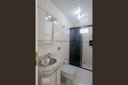 Banheiro de apartamento para alugar com 2 quartos, 65m² em Vila Firmiano Pinto, São Paulo