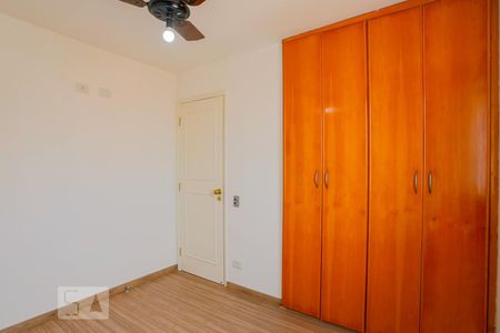 Quarto 1 de apartamento para alugar com 2 quartos, 65m² em Vila Firmiano Pinto, São Paulo