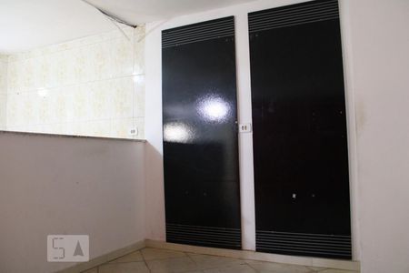 Sala de casa para alugar com 2 quartos, 70m² em Jardim Maria Rosa, Taboão da Serra