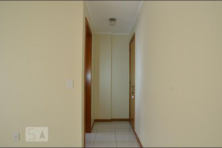 Corredor de apartamento para alugar com 2 quartos, 70m² em Ed. Rhodes (águas Claras), Brasília