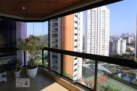 Varanda de apartamento para alugar com 4 quartos, 165m² em Vila Andrade, São Paulo