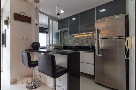 Cozinha de apartamento para alugar com 2 quartos, 58m² em Passo da Areia, Porto Alegre