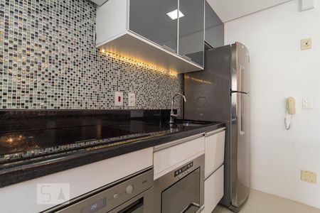 Cozinha de apartamento para alugar com 2 quartos, 58m² em Passo da Areia, Porto Alegre