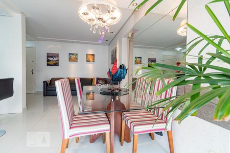 Sala de apartamento à venda com 2 quartos, 58m² em Passo da Areia, Porto Alegre