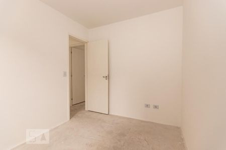 Quarto 2 de apartamento para alugar com 2 quartos, 42m² em Vila Salete, São Paulo