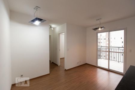 Sala de apartamento para alugar com 2 quartos, 50m² em Vila Antonieta, São Paulo