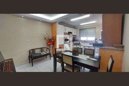 Casa à venda com 120m², 3 quartos e 2 vagas Casa à venda com 120m², 3 quartos e 2 vagasCozinha