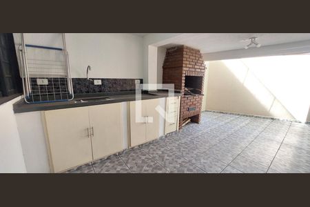 Casa à venda com 120m², 3 quartos e 2 vagas Casa à venda com 120m², 3 quartos e 2 vagasEspaço Churrasqueira