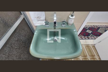 Casa à venda com 120m², 3 quartos e 2 vagas Casa à venda com 120m², 3 quartos e 2 vagasBanheiro 2