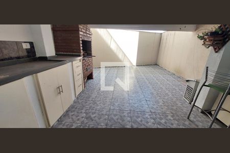 Casa à venda com 120m², 3 quartos e 2 vagas Casa à venda com 120m², 3 quartos e 2 vagasEspaço Churrasqueira