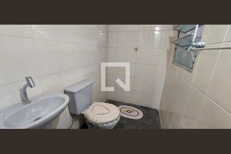 Casa à venda com 120m², 3 quartos e 2 vagas Casa à venda com 120m², 3 quartos e 2 vagasÁrea comum - Banheiro