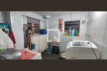 Casa à venda com 120m², 3 quartos e 2 vagas Casa à venda com 120m², 3 quartos e 2 vagasÁrea de Serviço