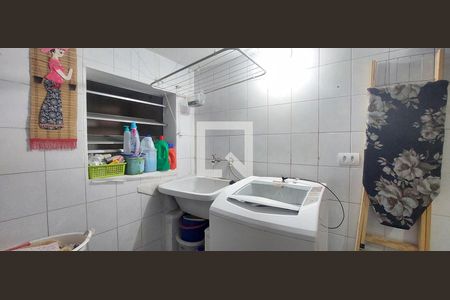 Casa à venda com 120m², 3 quartos e 2 vagas Casa à venda com 120m², 3 quartos e 2 vagasÁrea de Serviço