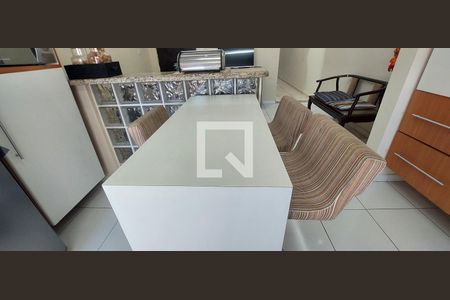 Casa à venda com 120m², 3 quartos e 2 vagas Casa à venda com 120m², 3 quartos e 2 vagasCozinha