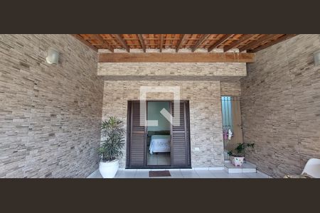 Casa à venda com 120m², 3 quartos e 2 vagas Casa à venda com 120m², 3 quartos e 2 vagasVaranda Quarto 1 suíte