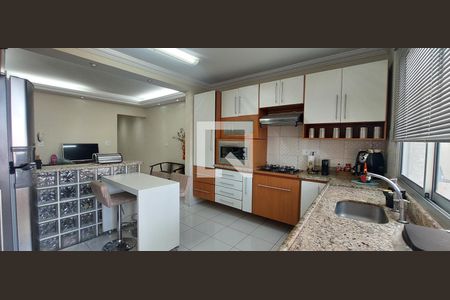 Casa à venda com 120m², 3 quartos e 2 vagas Casa à venda com 120m², 3 quartos e 2 vagasCozinha